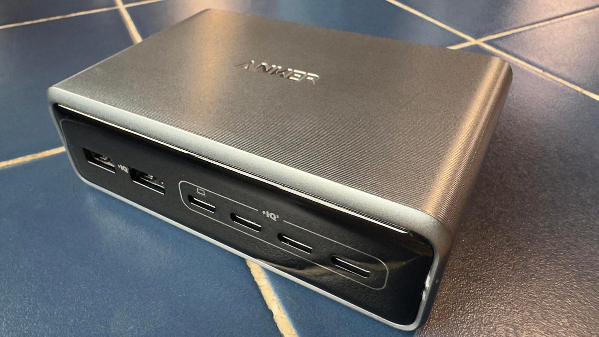 AOHI Magcube 40W GaN Charger Review: The Tiny Titan